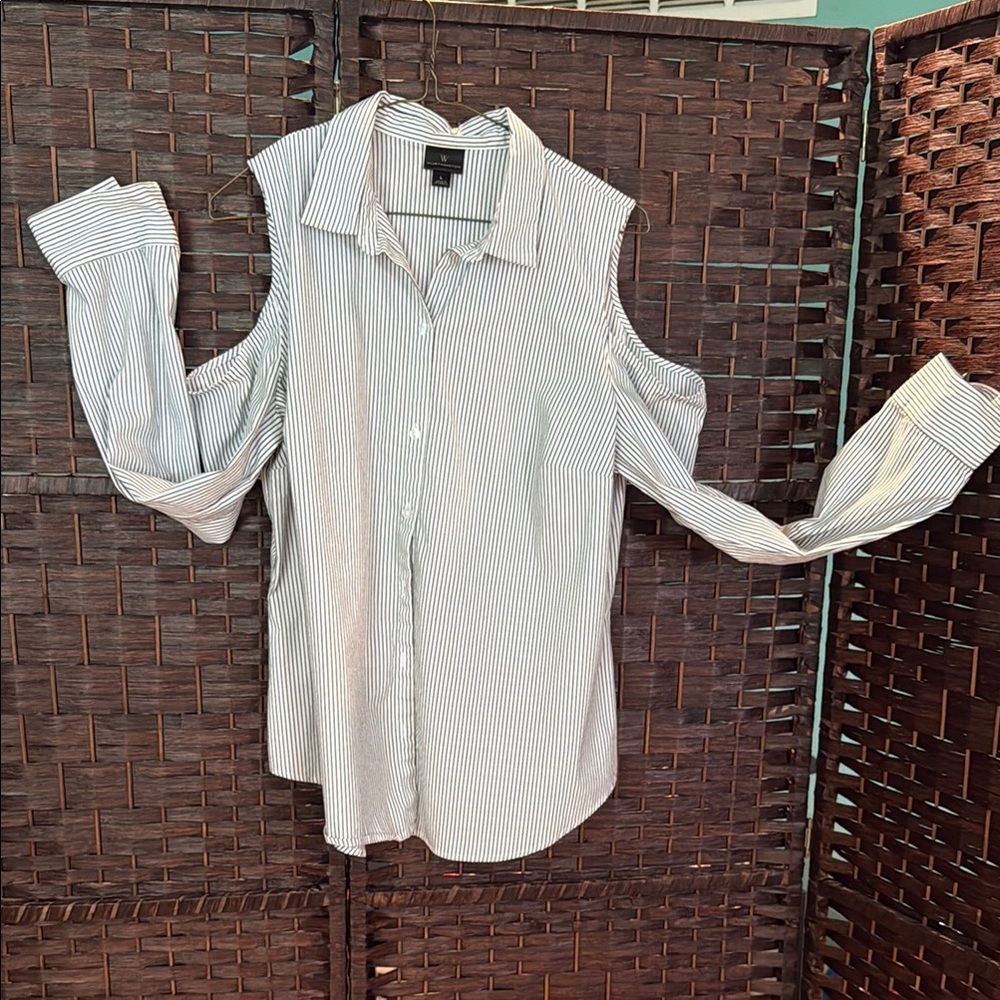 Worthington Black and White Casual Button Down Shirt